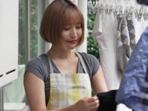 Thanh niên thuê được em giúp việc ngon múp
