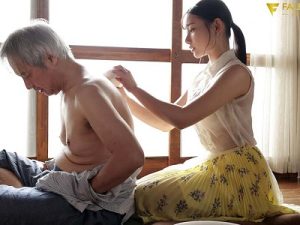 Đúng là con dâu hiếu thảo khi chăm sóc tận tình thế này